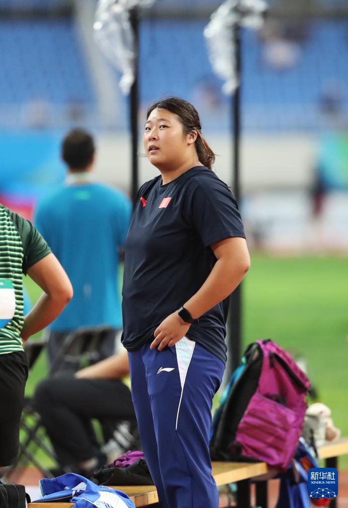 严子怡在女, 青少年田径