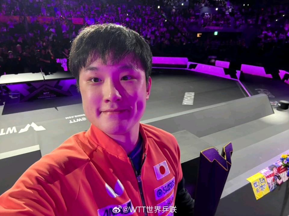 他的父母都, 胜利, 不会尊敬他