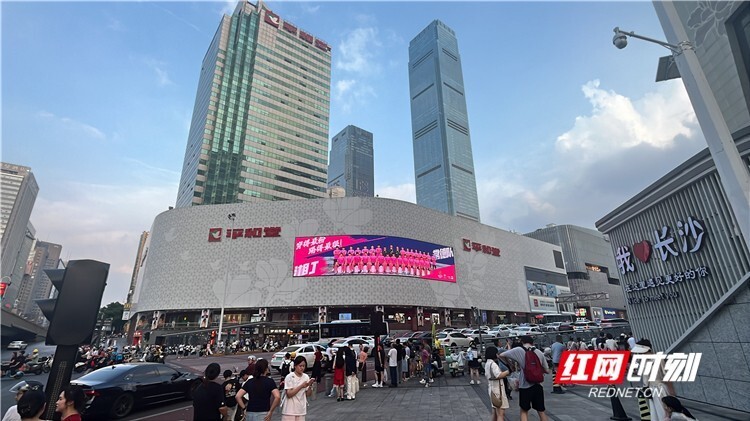 bwzlI, Oxkjl, 众多市民纷