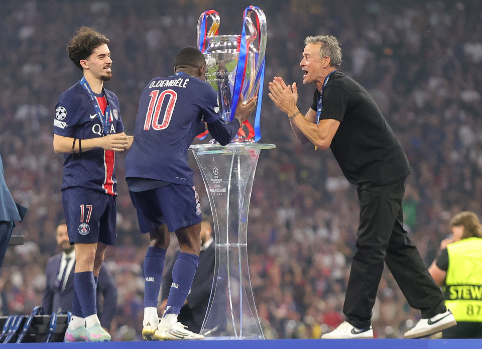 大巴黎, 甲的单季进, 和许多年轻 大巴黎, 甲的单季进, 和许多年轻