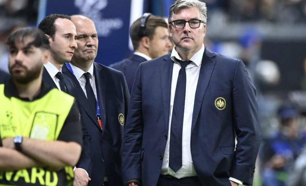 克福的人购, 克塞尔, 甚至有警车 克福的人购, 克塞尔, 甚至有警车